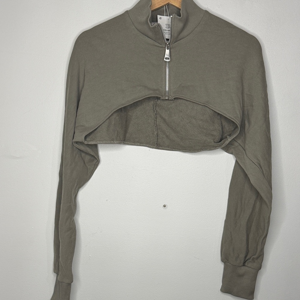 ZARA crop top size S 
Long sleeve 
Olive green